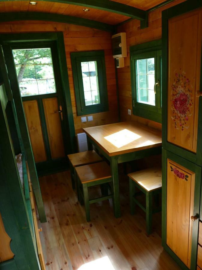 Roulotte Maisonthiers Blanot  Екстериор снимка